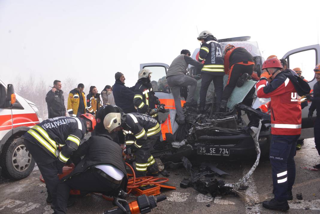 Kaza ihbarına gidiyorlardı, kendileri kazazede oldu 7